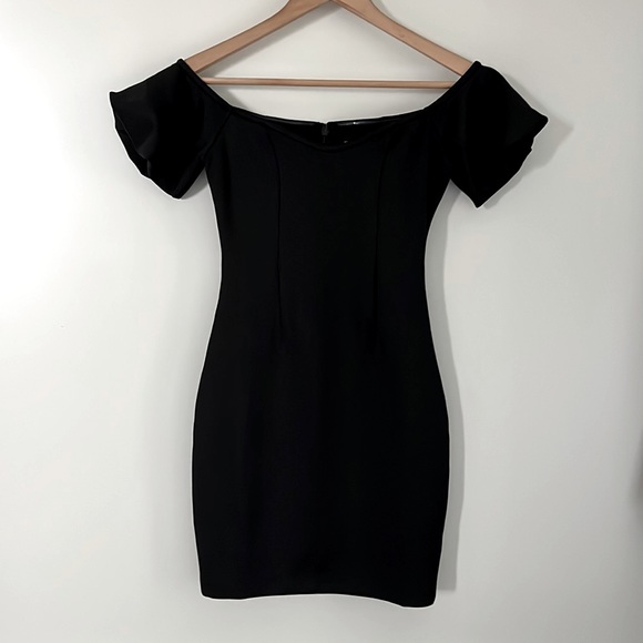 GUESS NWT off the shoulder “Cindy” dress - Picture 2 of 6
